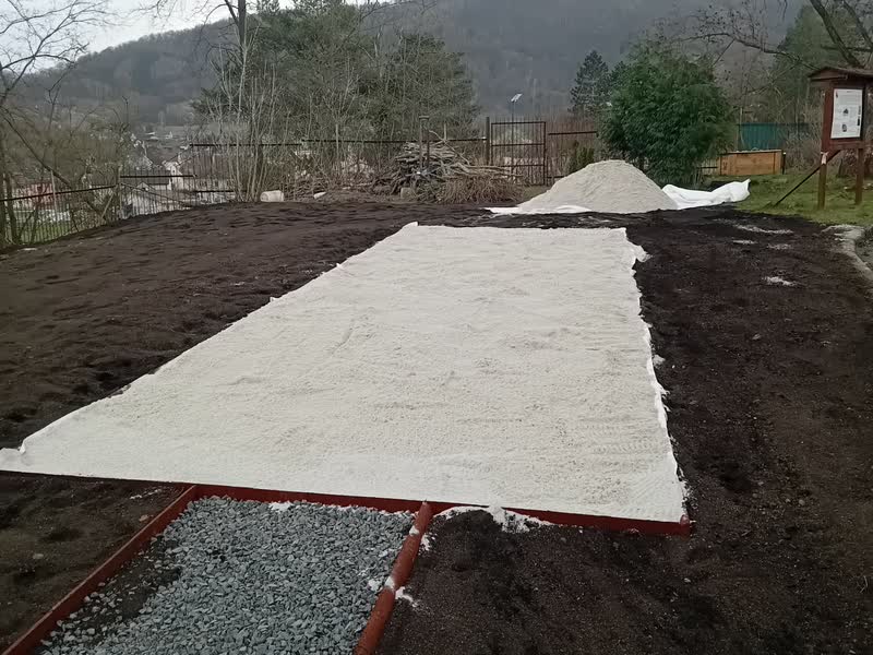 Podkladní vrstvy a geotextilie pro zpevněnou plochu